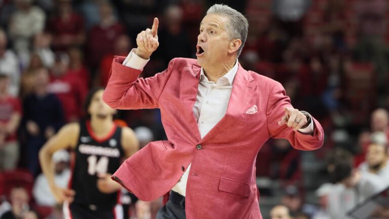 Arkansas basketball created a wild buzz amid its first SEC win under John Calipari