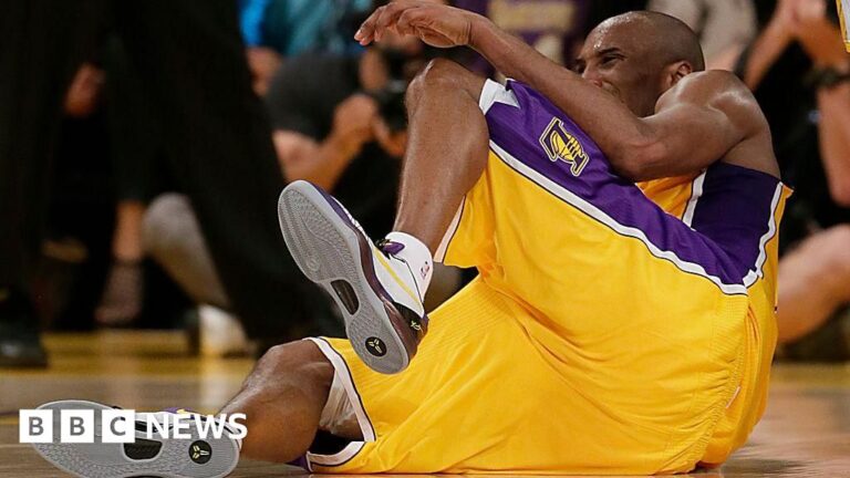 Kobe Briant Sneakers of Torn Ahilles Games Sales for $ 660,000