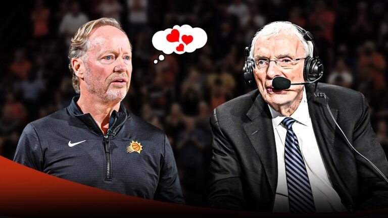 Suns’ Mike Budenholzer gives Hubie Brown Flowers after the final show