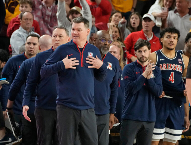 Arizona basketball HC Tommy Lloyd Fires in Bobby Hurley How does players don’t have a “no class”