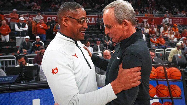 Tennessee Rick Barnes’s basketball input to training against Texas