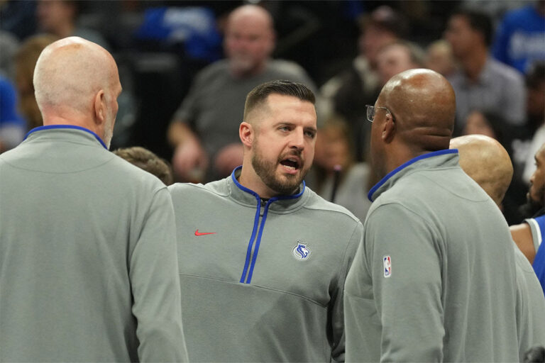 Luke State Basketball Florida Loucks interrupting silence on officially replacing Leonard Hamilton